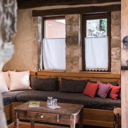 μilia Mountain Retreat 호텔 Vlátos